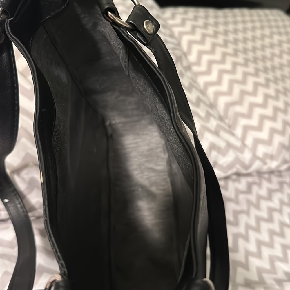 Lovely Black Tote By Lucky - Picture 4 of 9
